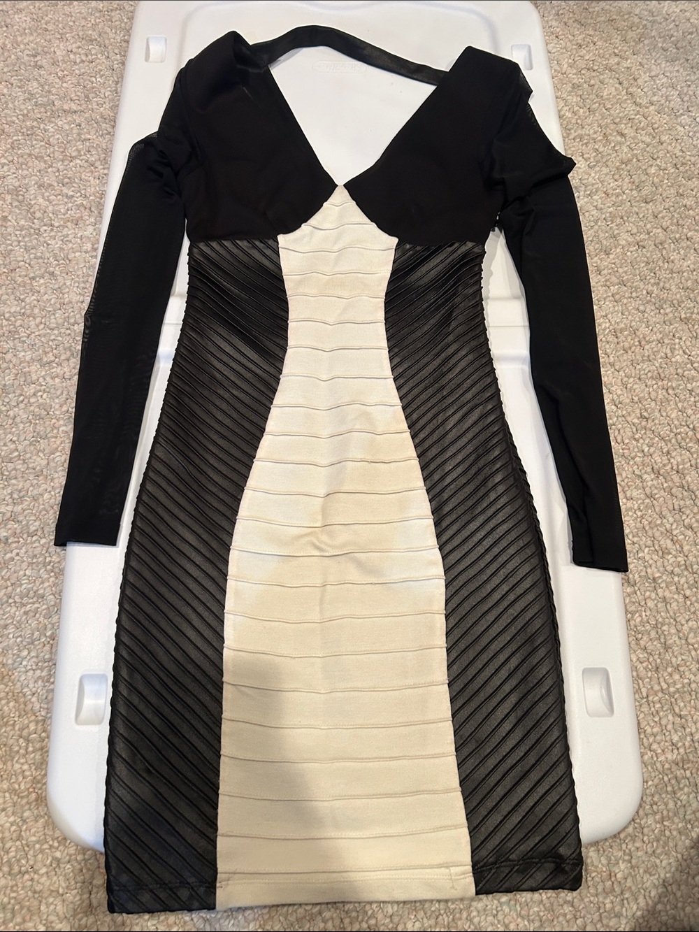 bebe Black and Cream Panel Long-Sleeve V-Neck Bodycon Dress